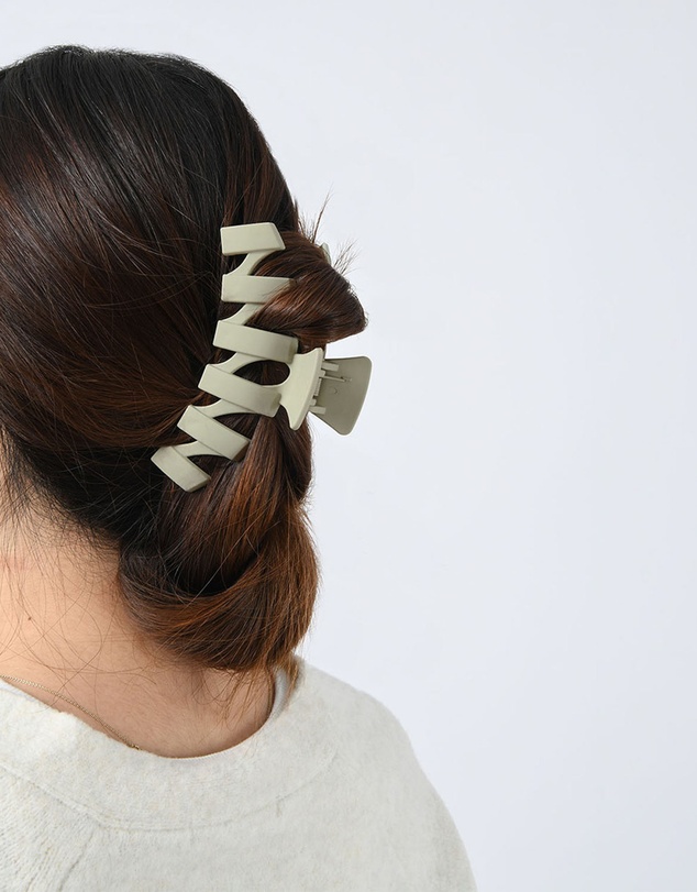 Forcast - Alex Hair Claw