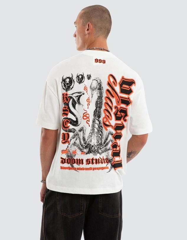 Kiss Chacey - Propaganda Street Tee