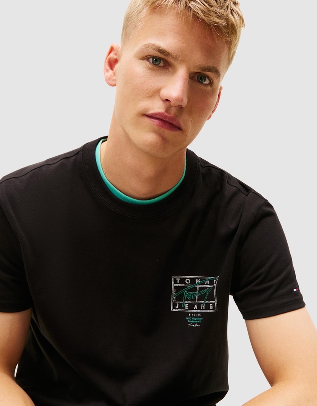 Tommy Jeans - Regular Sign Spray Short Sleeve T-Shirt