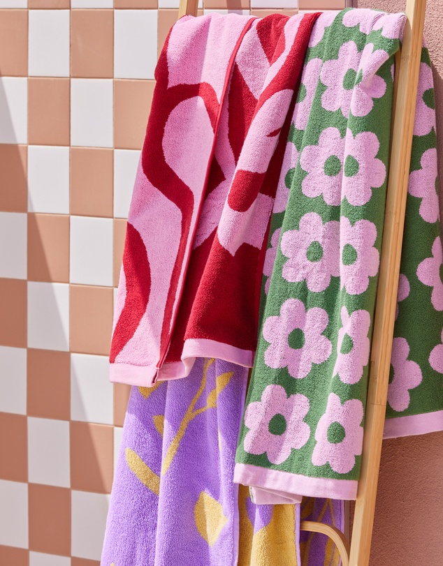Mosey Me - Flowerbed Towel Sheet