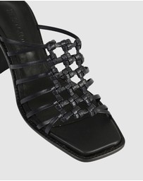 Beau Coops - Judit Block Sandals