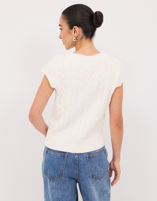 Calli - Leo Wool Blend Cable Knit Vest