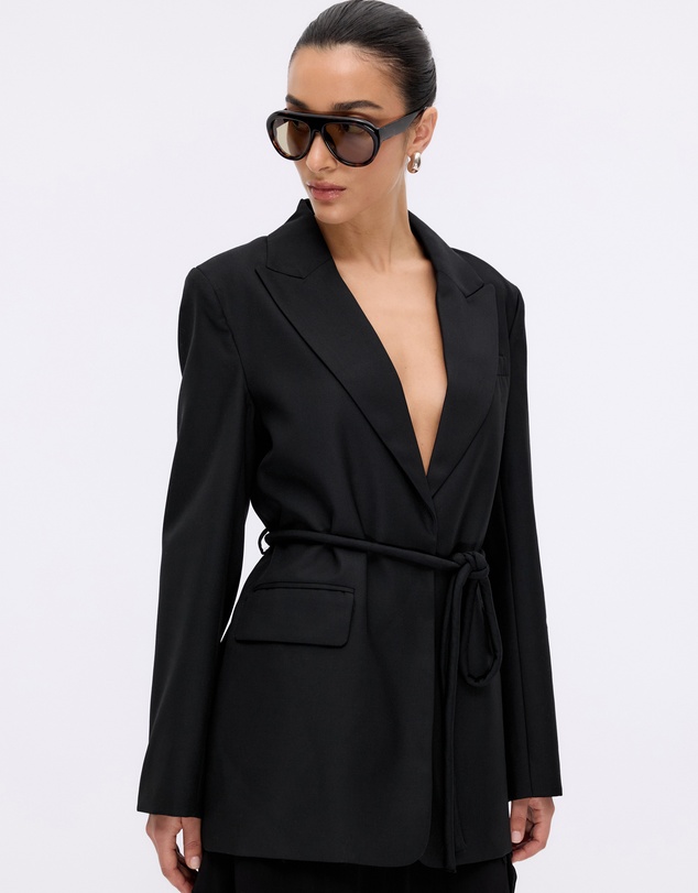 Minima Esenciales - Talia Wool Belted Blazer
