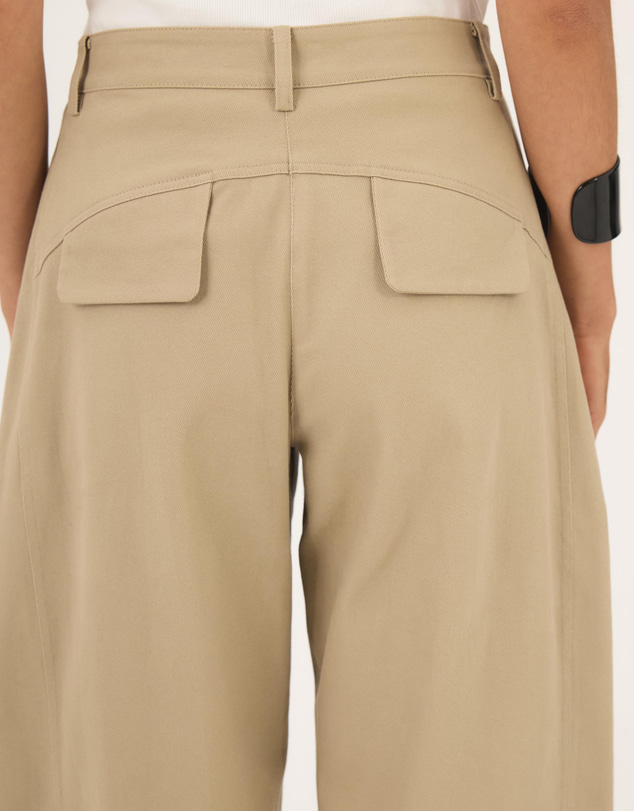 Atmos&Here - Sarah Curved Seams Barrel Leg Pants