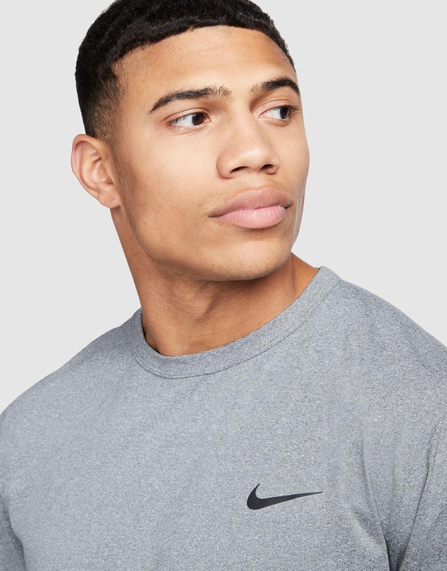 Nike - Hyverse Dri-FIT UV Short-Sleeve Versatile Top