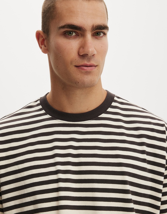 Cotton On - Cropped Fit T-Shirt