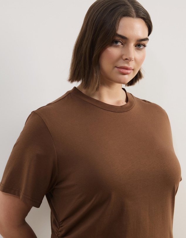 Atmos&Here Curvy - Emi Asymmetric Hem T-Shirt
