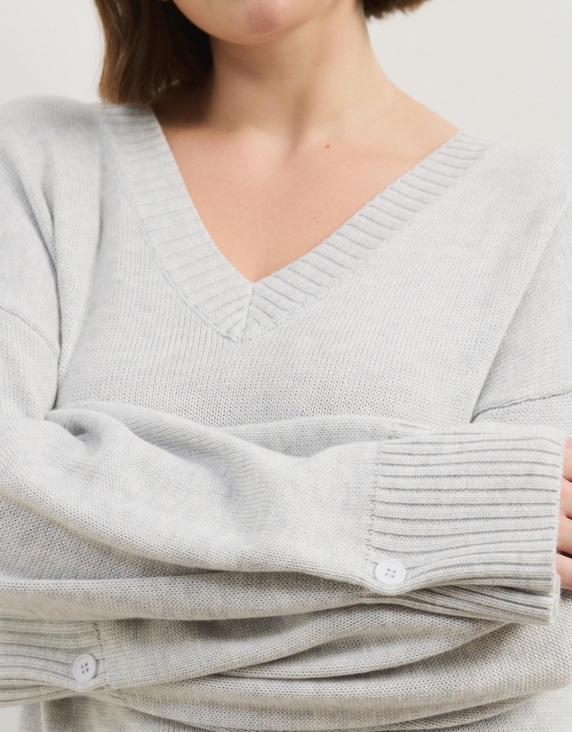 Atmos&Here Curvy - April Classic V-Neck Knit Jumper