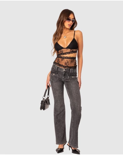 EDIKTED - Tatum Washed Low Rise Flare Jeans