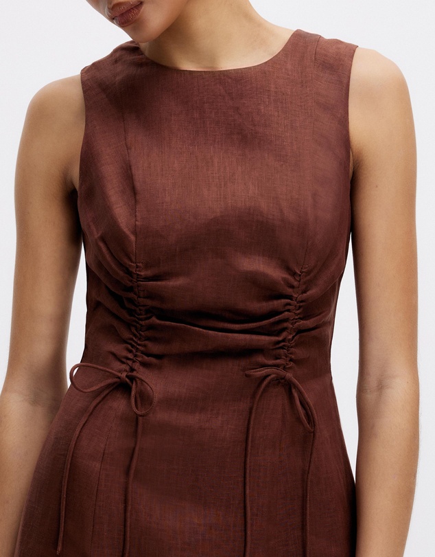 Minima Esenciales - Reyna Gathered Linen Midi Dress