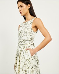 Minima Esenciales - Mabel Linen Maxi Dress