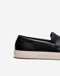 Calibre - Crepe Sole Slip-On Black