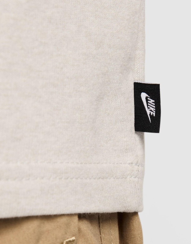 Nike - Sportswear Premium Essentials T-Shirt