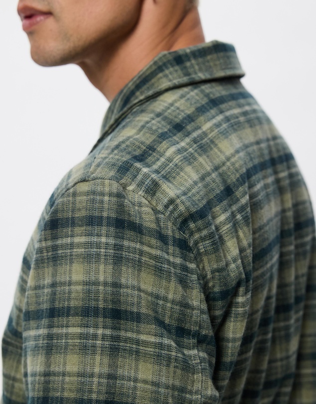 X-Large - Italic Zip Shirt