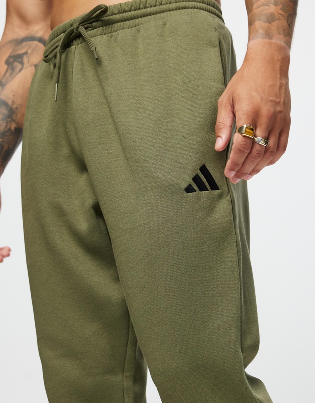 adidas Sportswear - Essentials Feelcozy Fleece Pants