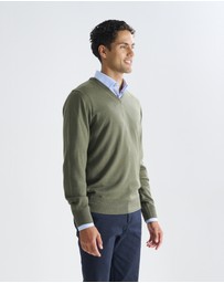 3 Wise Men - 3 Wise Men Fisher V Neck Merino Knit - Army Green