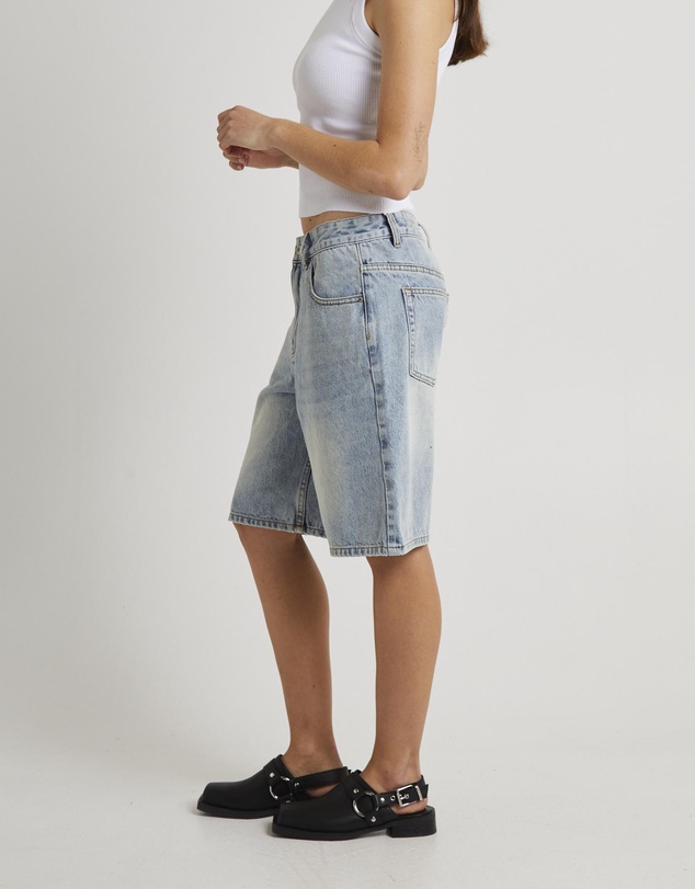 Insight - Kourtney Longline Jorts