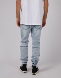 Silent Theory - Fang Moto Jean