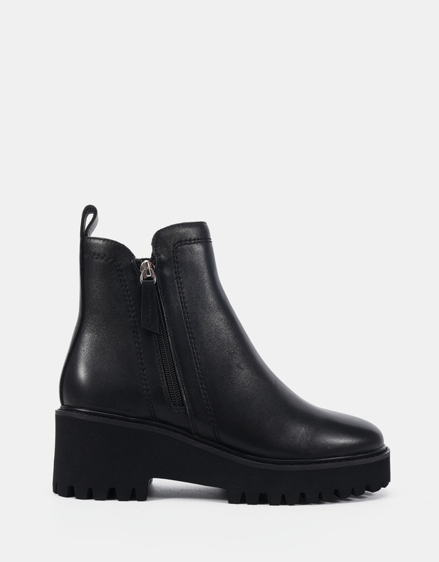 Clarks - Adelie Black