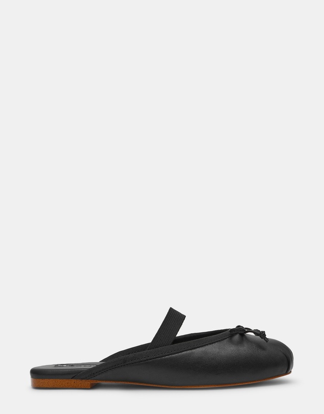 Steve Madden - Cutesy Black Leather Flats