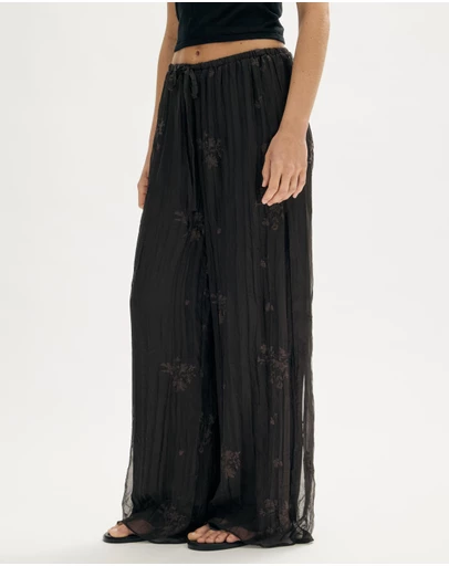 Minima Esenciales - Mila Embroidered Plisse Pants