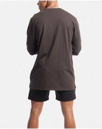 Vacancy Co - Vacant Long Sleeve Tee