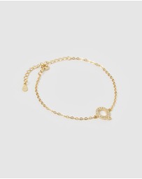 Izoa - Crystal Letter Q Bracelet
