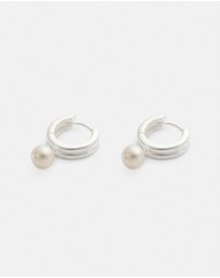 Kirstin Ash - Solace Pearl Hoops