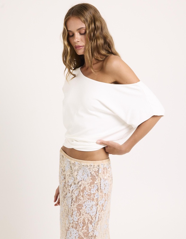 Alice In The Eve - Chrissy Off Shoulder Top