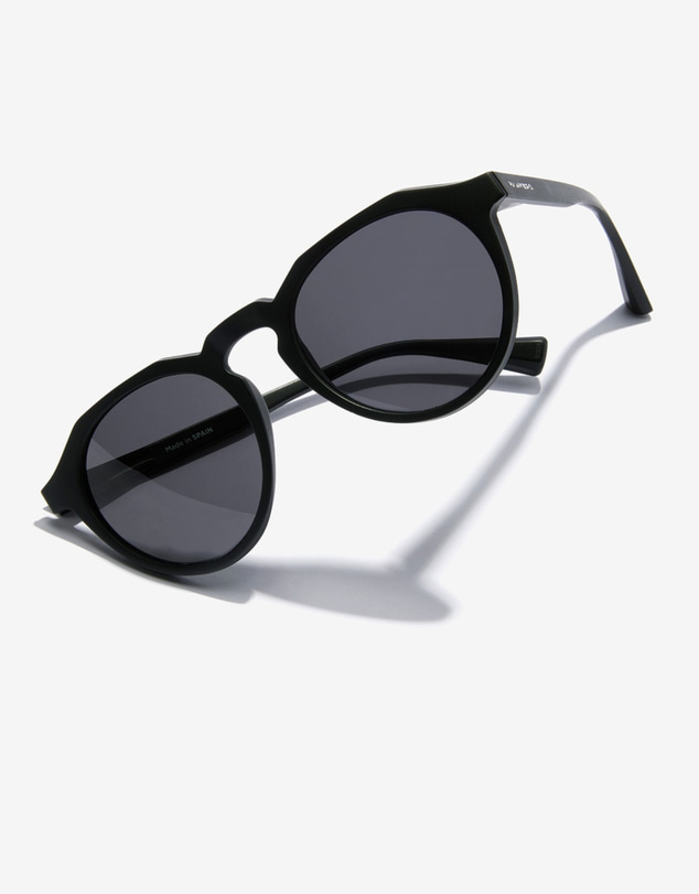 Hawkers Co - Warwick Raw Black Polarised Sunglasses - for Men and Women