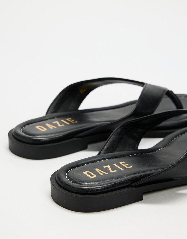 Dazie - Isla Contrast Stitch Thongs