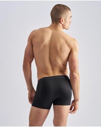 TEAMM8 - Reign Trunk