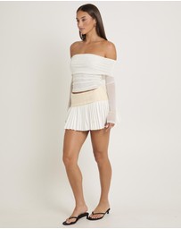 Alice In The Eve - Lilith Gathered Off Shoulder Mesh Top