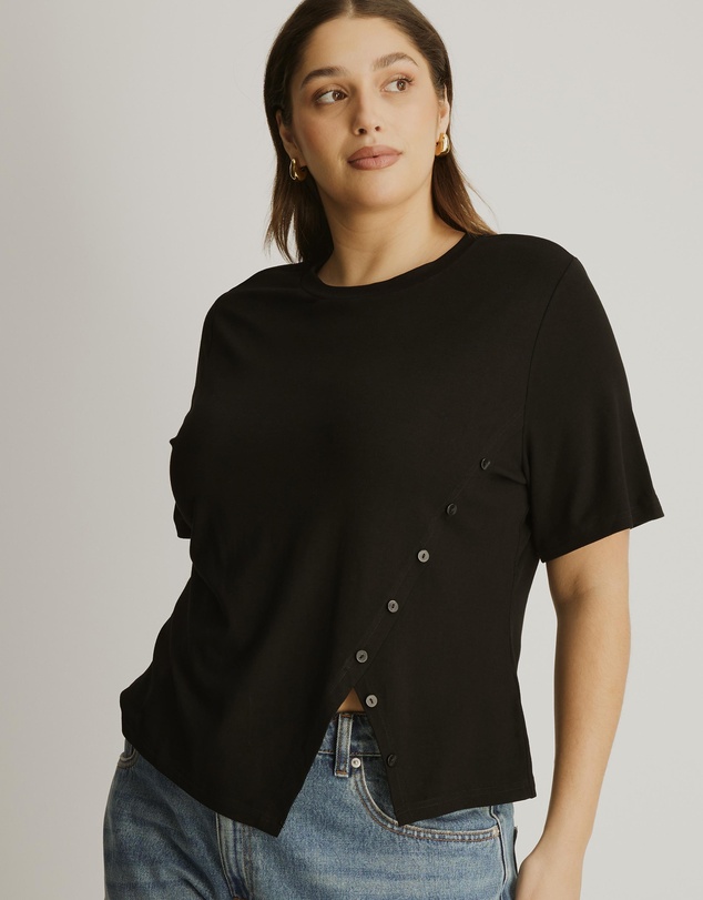 Atmos&Here Curvy - Chloe Asymmetric Button T-Shirt