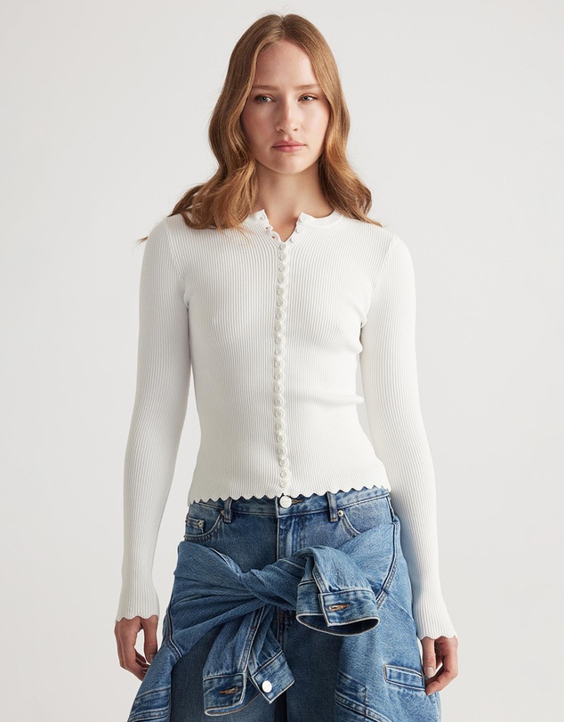 Decjuba - Lana Scallop Button Top