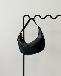 Morgan & Taylor - Sawyer Shoulder Handbag in Black