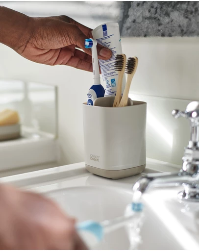 Joseph Joseph - EasyStore™ Small Toothbrush Caddy with Matt Finish (Ecru)