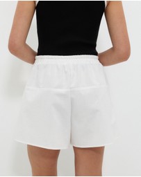 Calli - Seamed Shorts