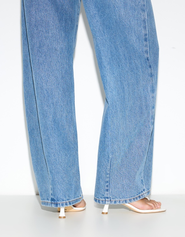 Dazie - Tokyo Low Relaxed Jeans