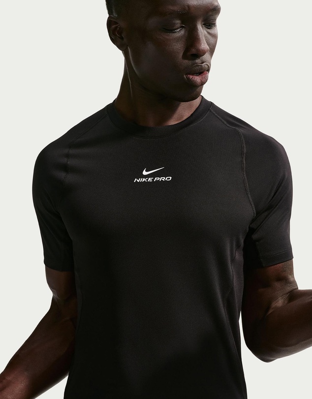 Nike - Pro Training Nike Dri-FIT Short-Sleeve Top