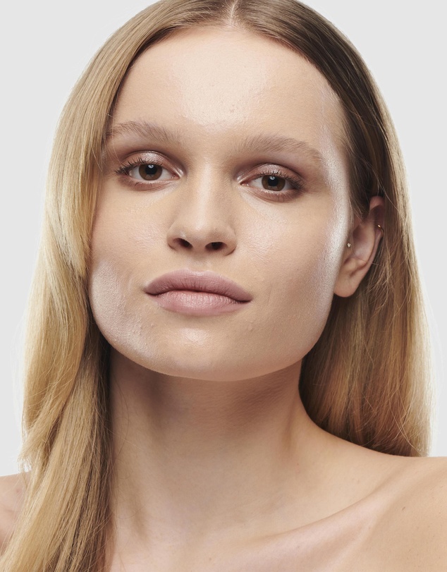 MAC - Studio Radiance Serum-Powered Foundation - N32