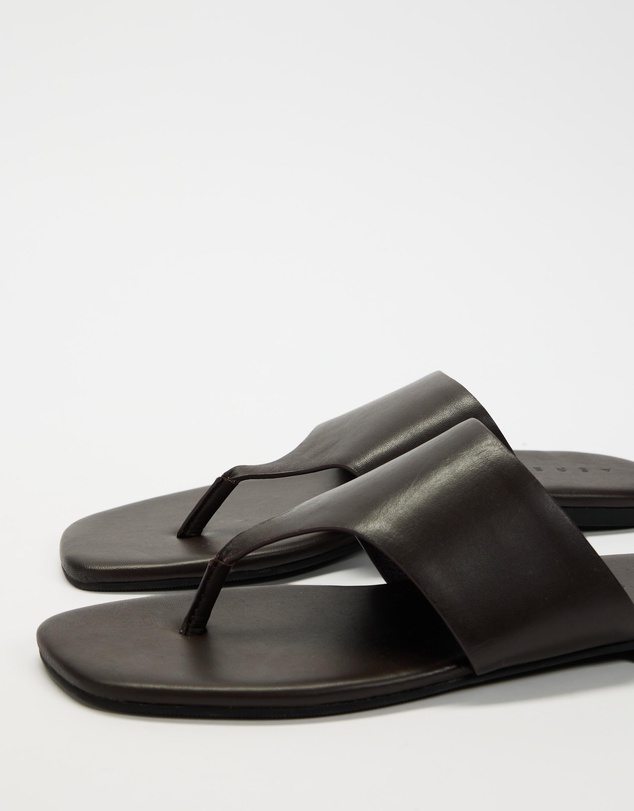 AERE - Delphine Leather Flip Flops - Women's