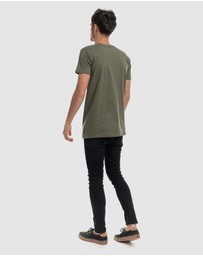 DVNT - Ethos Crest Tee