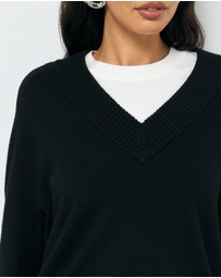 AERE - Nelu Merino Wool Blend V Neck Knit Jumper