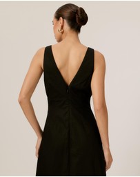 Tussah - Andy V Neck Midi Dress