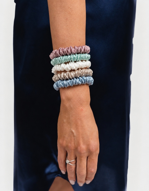 SILK MAGNOLIA - Mulberry Silk Scrunchie