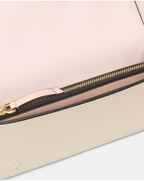 Marc Jacobs - The Wallet on Chain