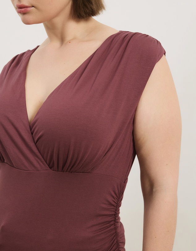 Atmos&Here Curvy - Savannah V Neck Ruched Top