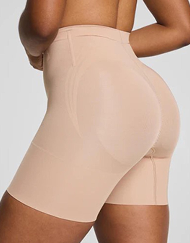 Spanx - Mid Thigh Shorts