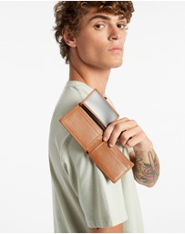 Status Anxiety - Jonah Wallet